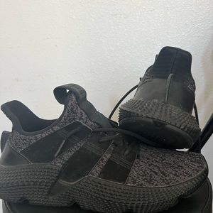 adidas Prophere J triple black women’s 8.5 men’s 6.5